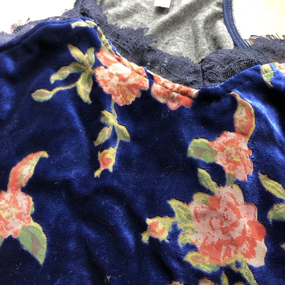 NWT Floral Print Satin Tank Top - Picture 3 of 5